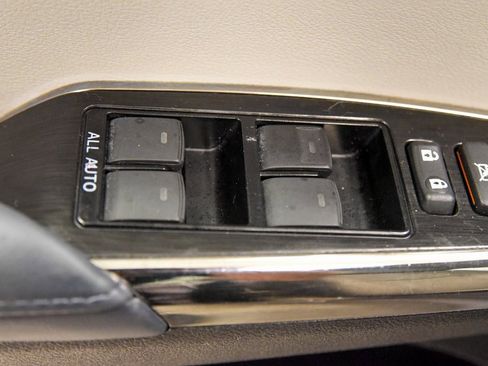 Used 2014 Toyota Avalon XLE Touring image 18