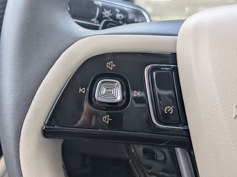 Used 2022 Lincoln Corsair FWD image 24