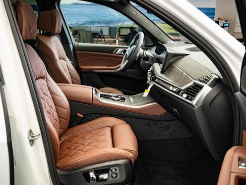 New 2026 BMW X5 M60i image 21