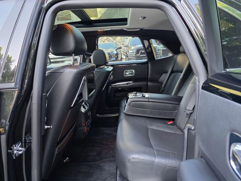 Used 2011 Rolls-Royce Ghost RWD image 28
