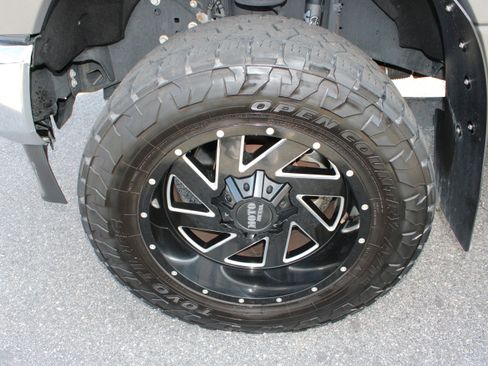 Used 2022 Ford F250 Lariat image 10