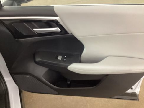 Used 2025 Mitsubishi Outlander SE FWD image 24