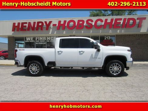Used 2025 Chevrolet Silverado 2500 LTZ w/ LTZ Premium Package AWD/4WD image 1