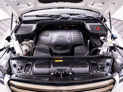 Used 2024 Mercedes-Benz GLS 450 4MATIC image 30
