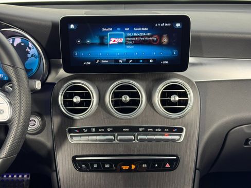 Used 2022 Mercedes-Benz GLC 300 4MATIC w/ AMG Line image 22