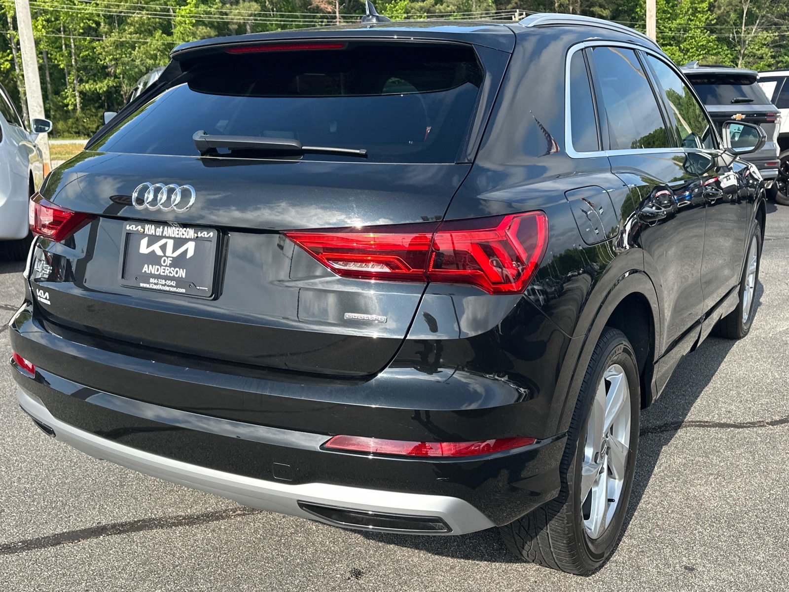 Used 2019 Audi Q3 2.0T Premium AWD/4WD image 3