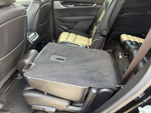 Used 2024 Cadillac XT6 Premium Luxury w/ Technology Package AWD/4WD image 14