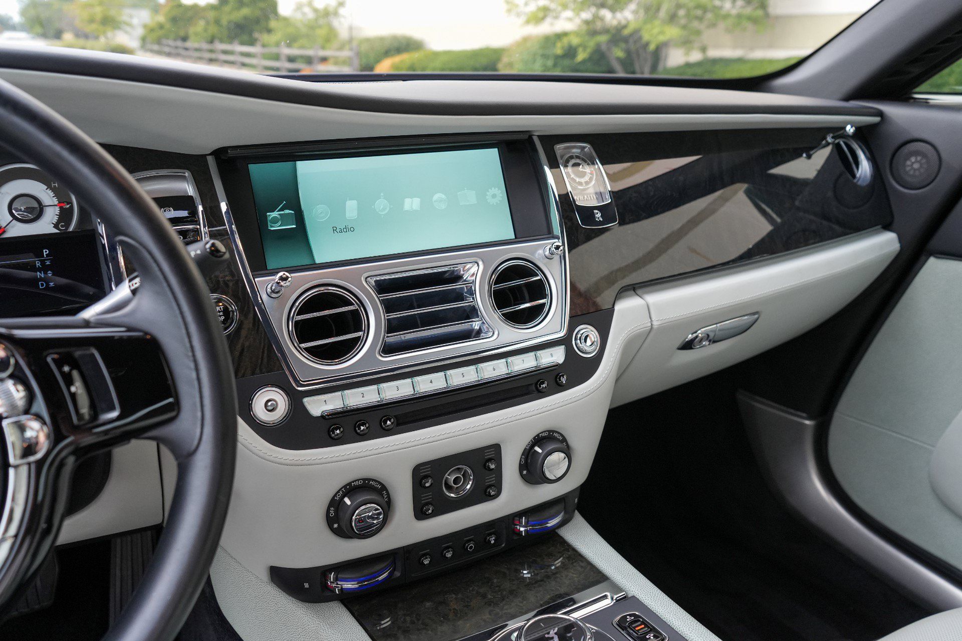 Used 2015 Rolls-Royce Wraith RWD image 22