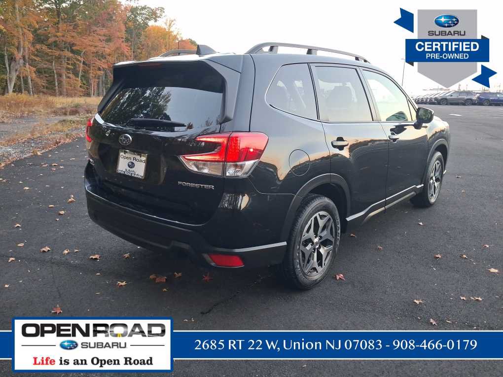 Used 2023 Subaru Forester Premium AWD/4WD image 3