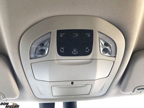 Certified 2022 Chrysler Pacifica Touring-L image 29