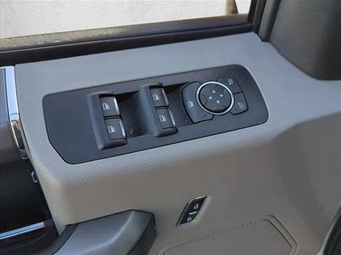 Used 2018 Ford F150 XLT w/ Equipment Group 302A Luxury image 8