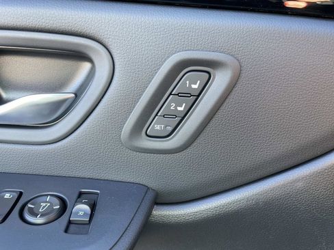 New 2025 Honda Pilot EX-L image 17