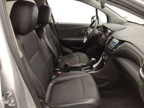 Used 2017 Chevrolet Trax LT w/ Driver Confidence Package FWD image 21