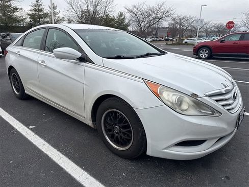 Used 2011 Hyundai Sonata GLS image 3