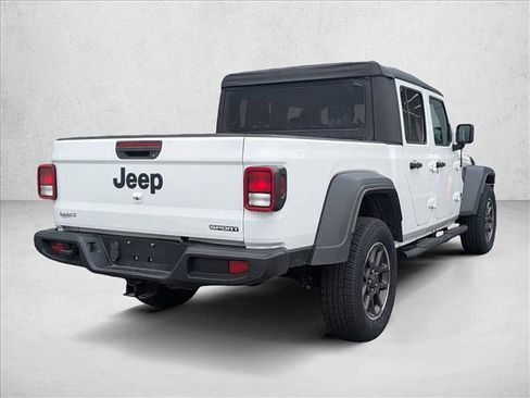 Used 2021 Jeep Gladiator Sport image 5