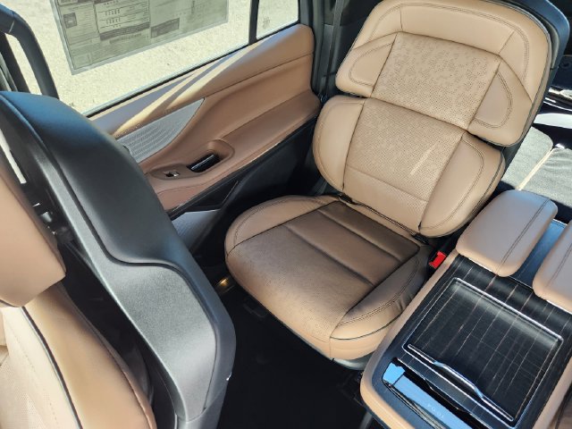 New 2027 Lincoln Navigator Black Label AWD/4WD image 12