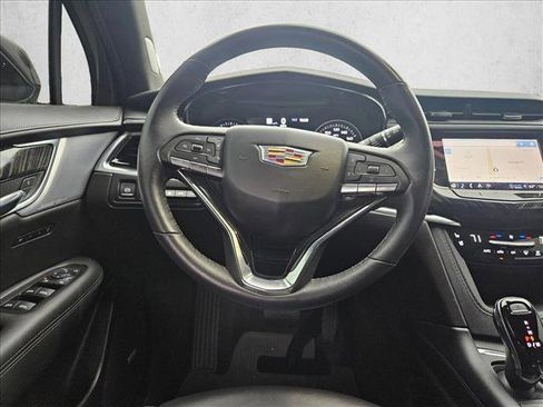 Used 2024 Cadillac XT6 Premium Luxury w/ Technology Package image 11