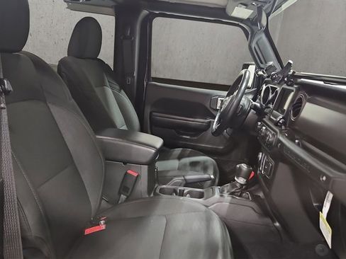 Used 2020 Jeep Wrangler Sport image 19
