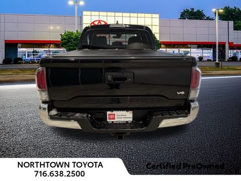 Used 2022 Toyota Tacoma TRD Off-Road image 21