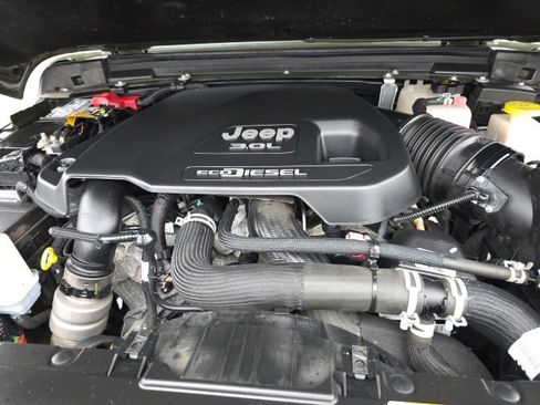 Used 2022 Jeep Gladiator Rubicon w/ LED Lighting Group image 54