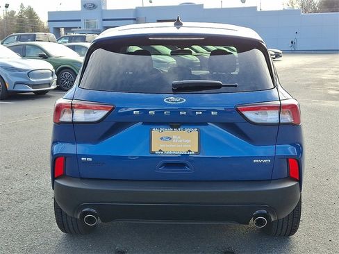 Certified 2022 Ford Escape SE w/ SE Sport Appearance Package image 6