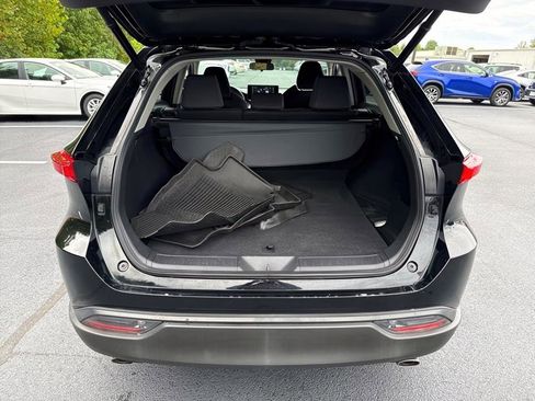 Certified 2022 Toyota Venza LE image 11