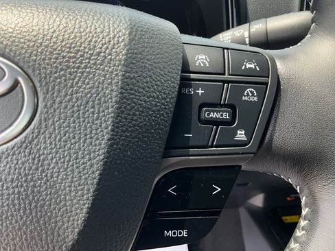 Used 2026 Toyota Camry SE FWD image 18