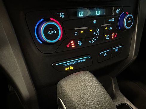 Used 2019 Ford Escape SE FWD image 15