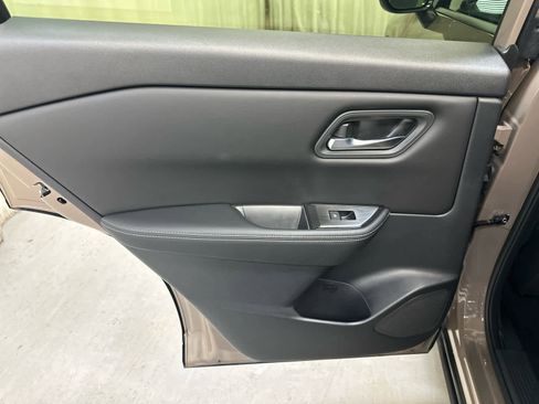 Certified 2024 Nissan Rogue SV image 28