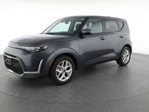 Used 2025 Kia Soul LX w/ LX Technology Package FWD image 3