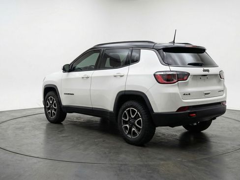 Used 2025 Jeep Compass Trailhawk AWD/4WD image 6