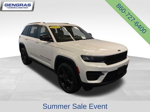 Certified 2023 Jeep Grand Cherokee Altitude AWD/4WD image 1