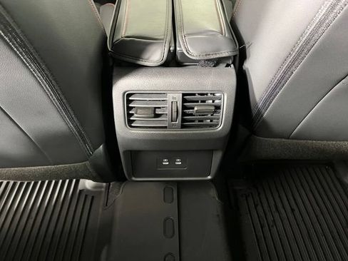 Used 2025 Nissan Rogue SV AWD/4WD image 39