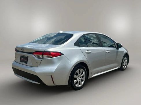 Used 2020 Toyota Corolla LE FWD image 5