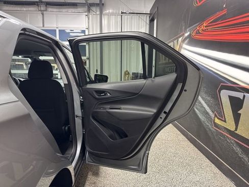 Used 2023 Chevrolet Equinox LT FWD image 24