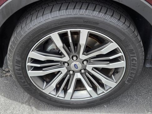 Certified 2018 Ford Explorer Platinum AWD/4WD image 9