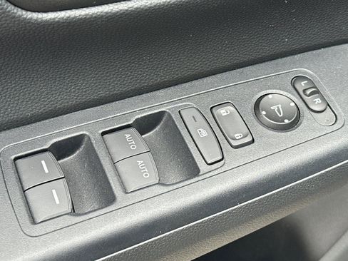 Used 2025 Honda CR-V Sport image 13