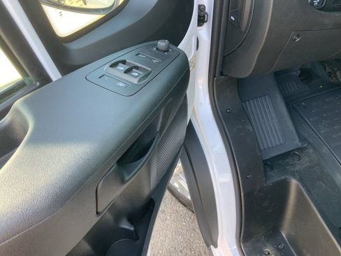 New 2025 RAM ProMaster 3500 w/ Convenience Group FWD image 18