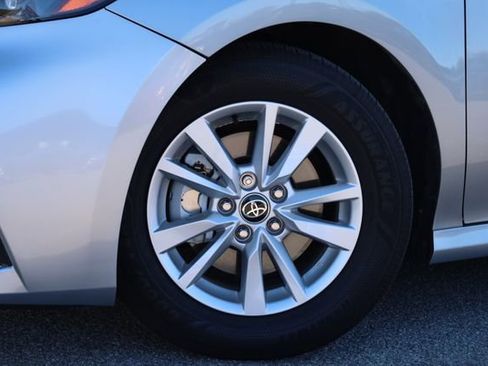 Used 2025 Toyota Camry LE image 3