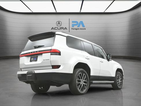 Used 2024 Lexus GX 550 image 33