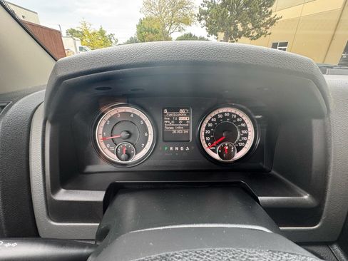 Used 2018 RAM 1500 Express RWD image 6