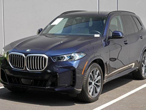 Used 2024 BMW X5 xDrive40i w/ M Sport Package AWD/4WD image 52