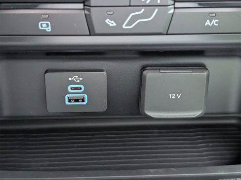 New 2026 Ford F350 4x4 Regular Cab DRW Super Duty image 16