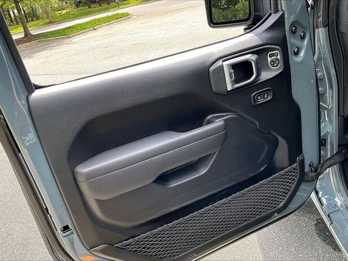 New 2026 Jeep Gladiator Sport AWD/4WD image 24