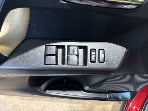 Used 2018 Toyota RAV4 XLE w/ Carpet Mat Package AWD/4WD image 13