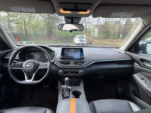 Used 2021 Nissan Altima 2.5 SR w/ SR Premium Package FWD image 9