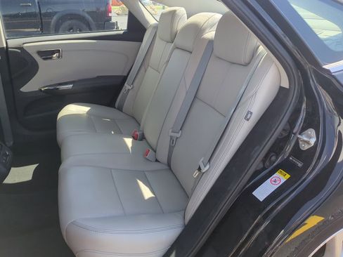 Used 2013 Toyota Avalon Limited w/ Technology Pkg FWD image 6