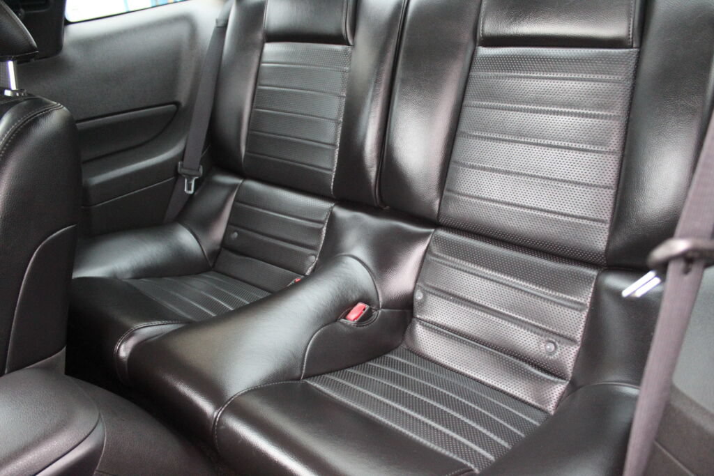 Used 2006 Ford Mustang GT RWD image 13