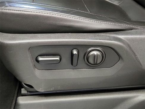 Used 2020 GMC Sierra 1500 SLT image 31