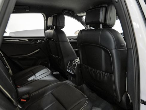 Used 2022 Porsche Macan image 30